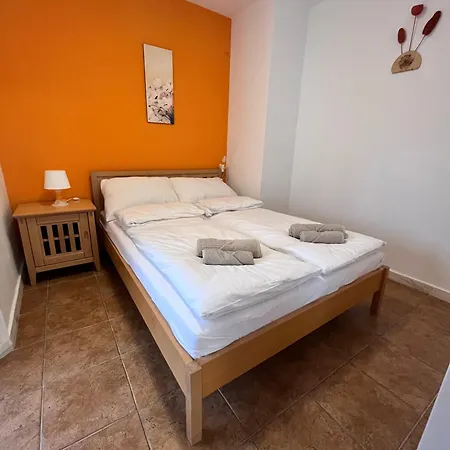 Karoly Apartman Balatonlelle Exterior photo