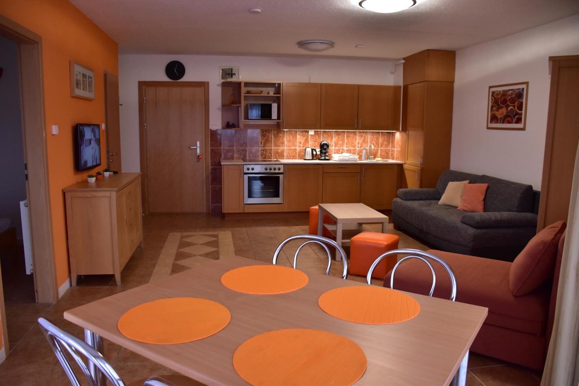Karoly Apartment *